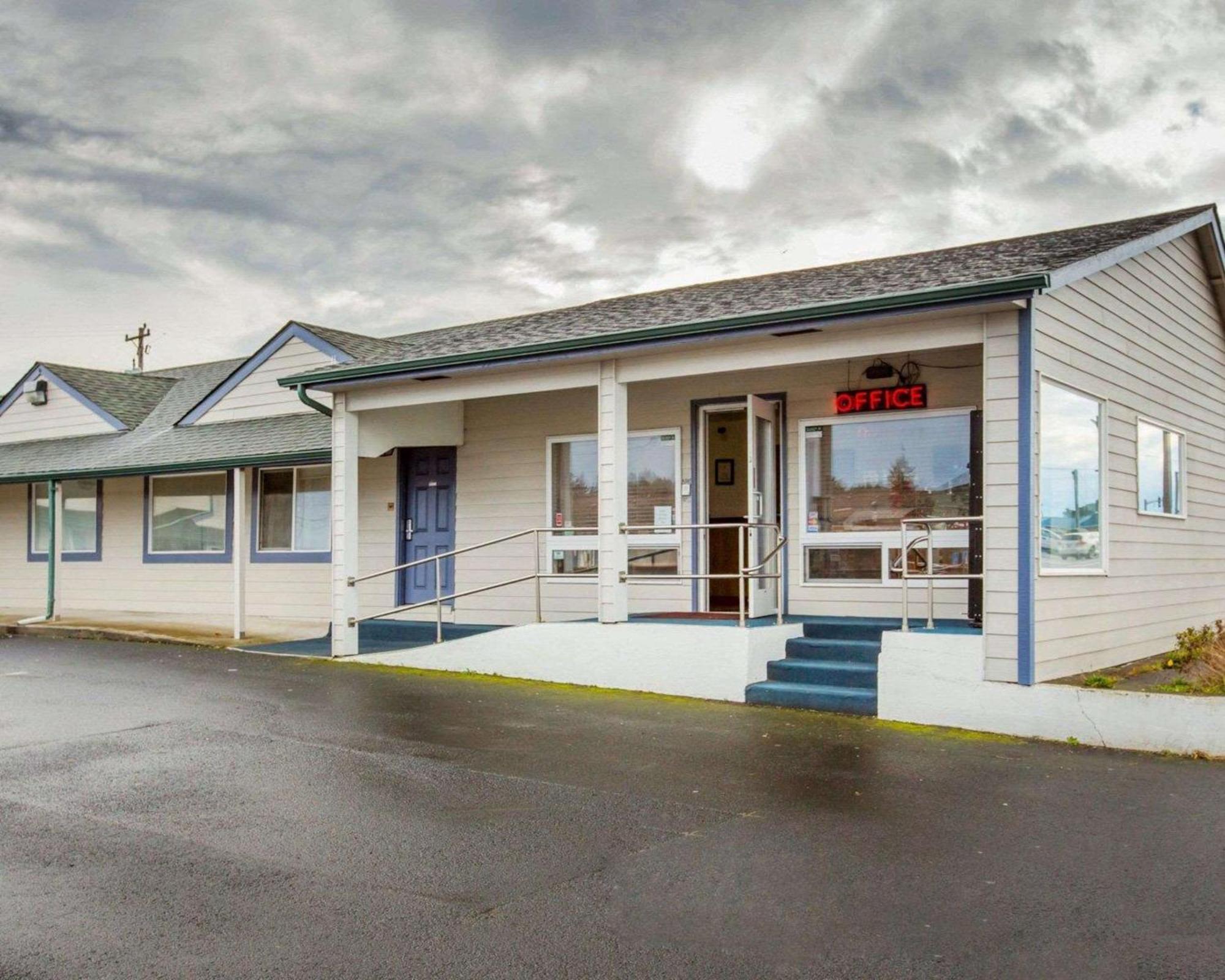 Where to Stay Near Oregon Coast Aquarium: 4 Central Hotels