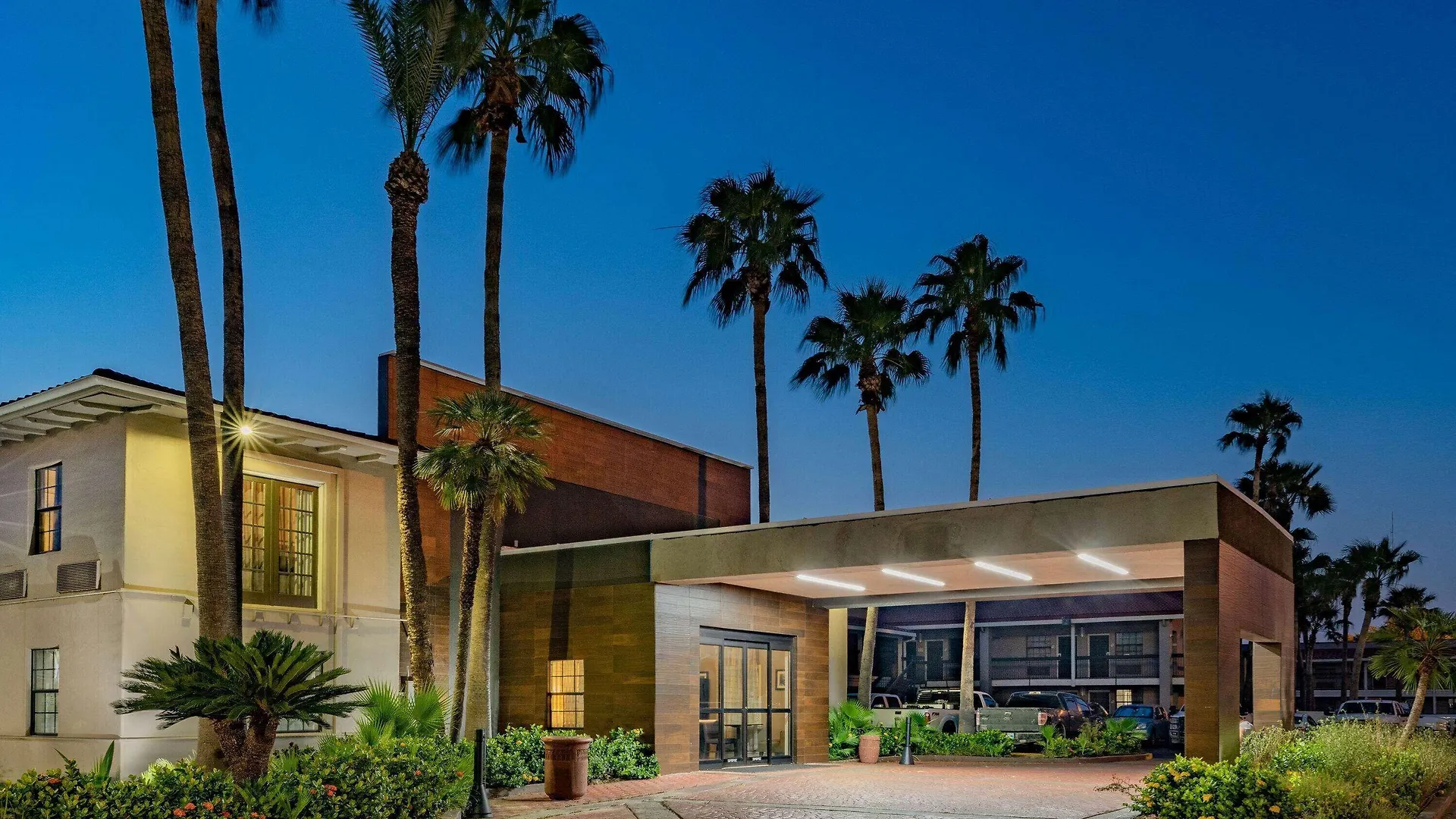 Where to Stay Near Laredo Parks & Recreation: 4 Airport Hotels