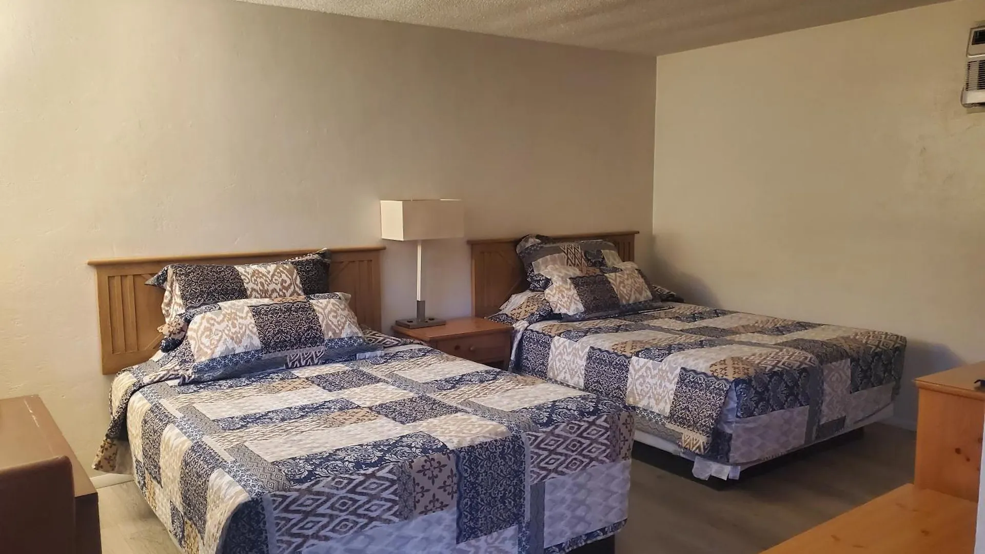 5 Budget Hotels Close to Durango Park Worth Booking